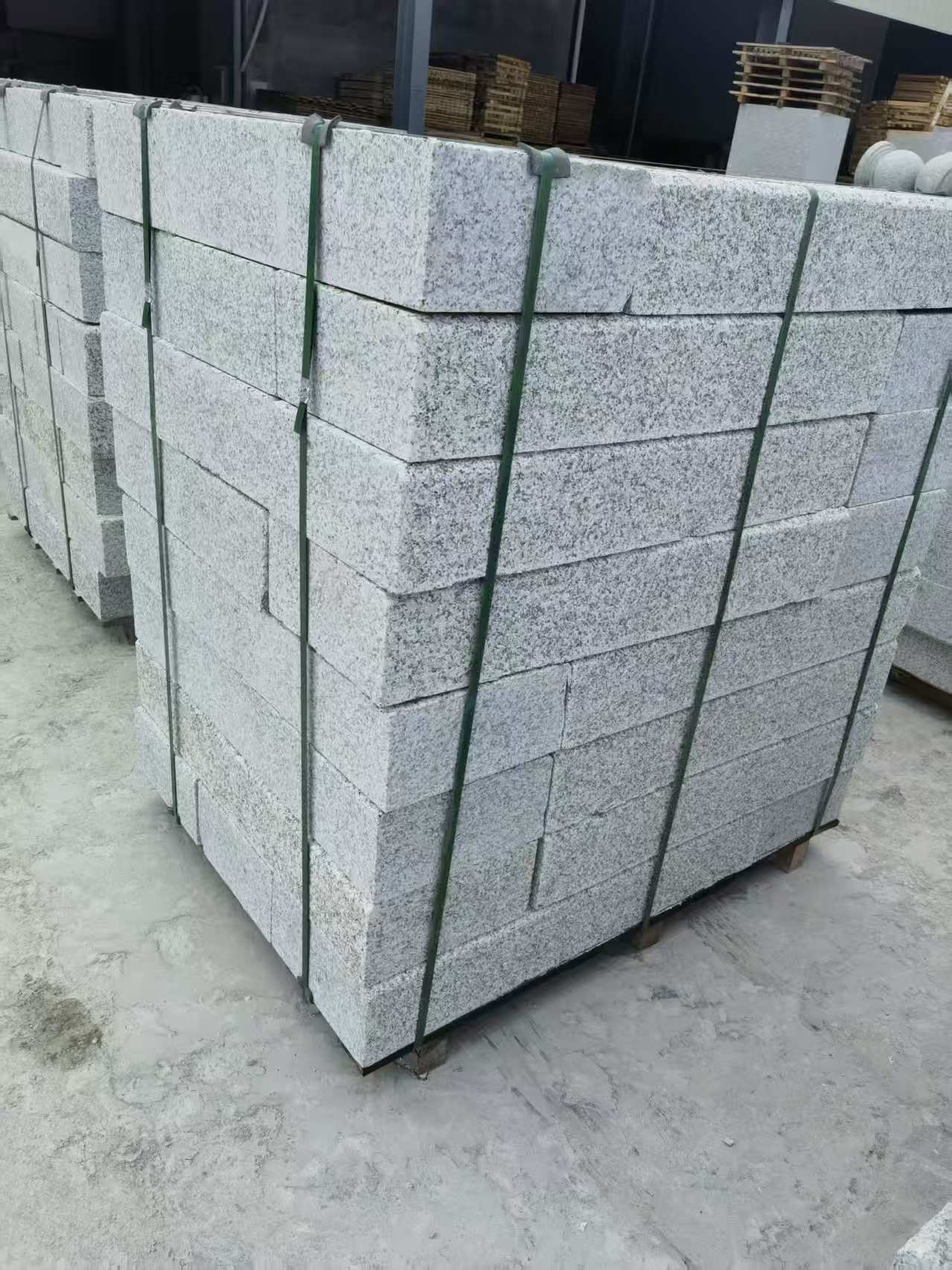 菏泽 芙蓉白火烧两面路沿石