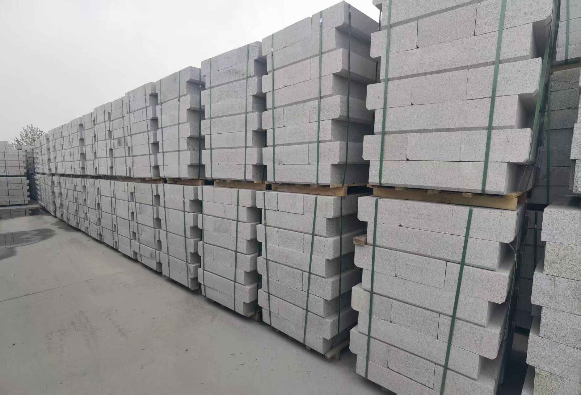 菏泽 芝麻白路沿石