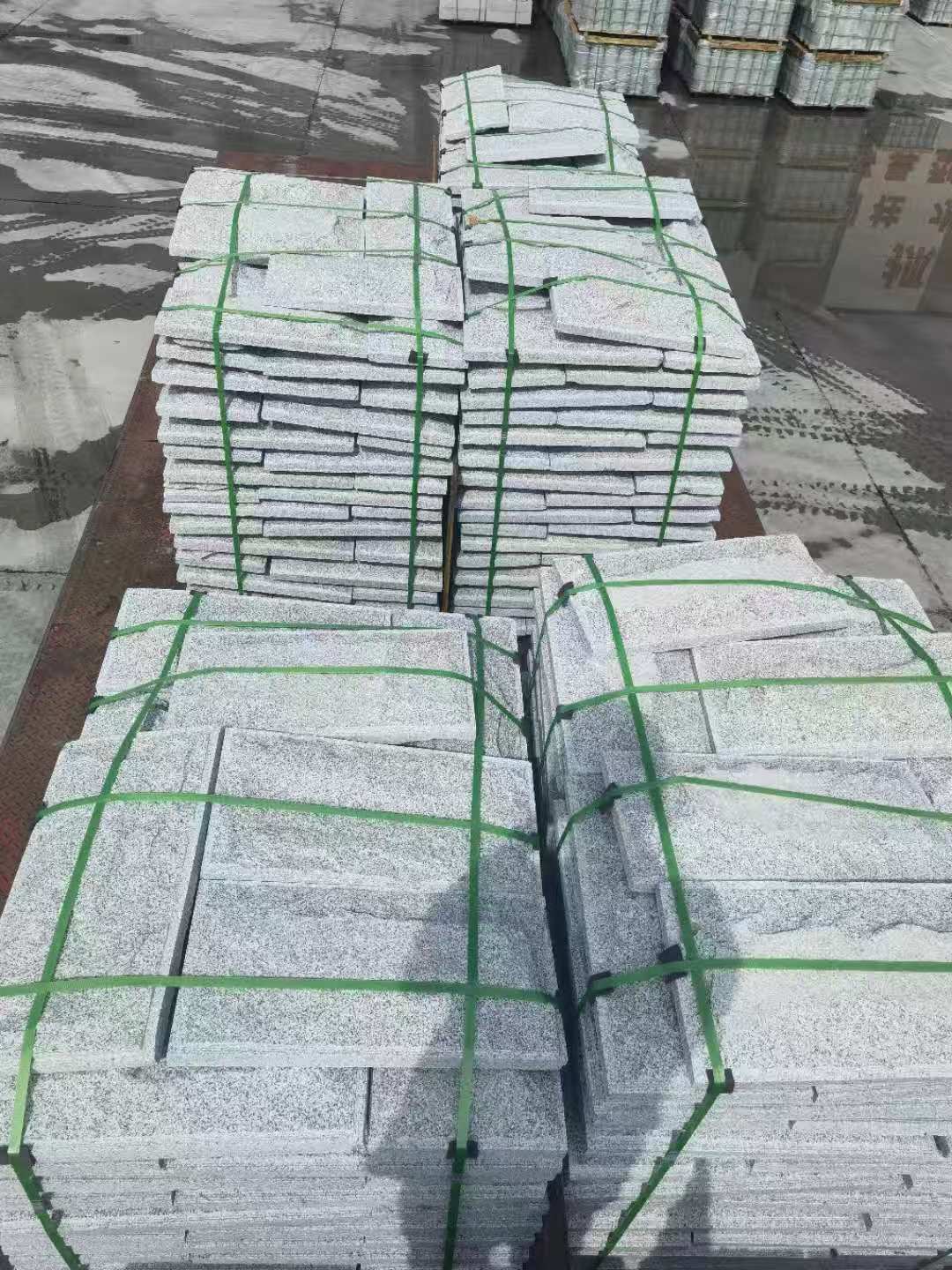 菏泽 芝麻白蘑菇石装车出货