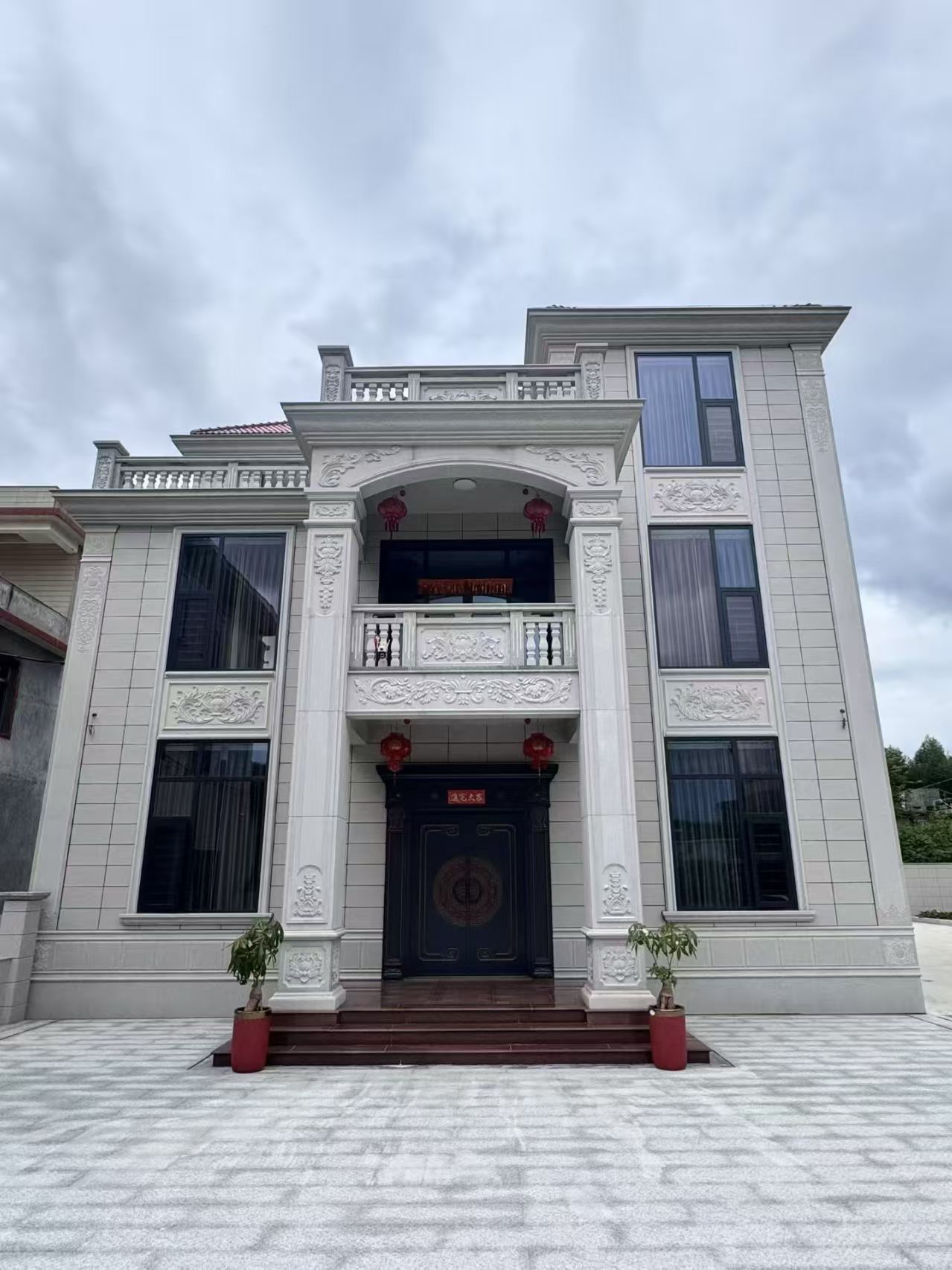 菏泽 芝麻白石材别墅干挂案例展示