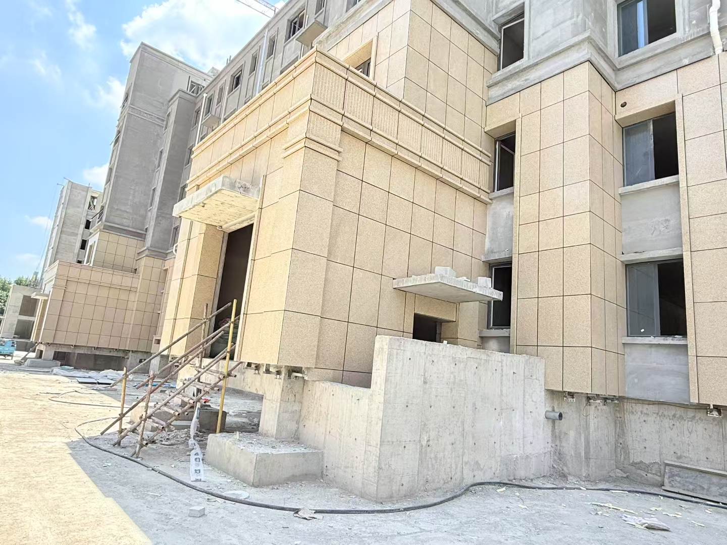 菏泽 黄金麻干挂，工地实拍