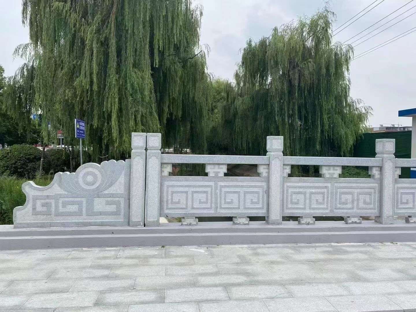 菏泽 芝麻灰桥栏杆、河道栏杆安装效果