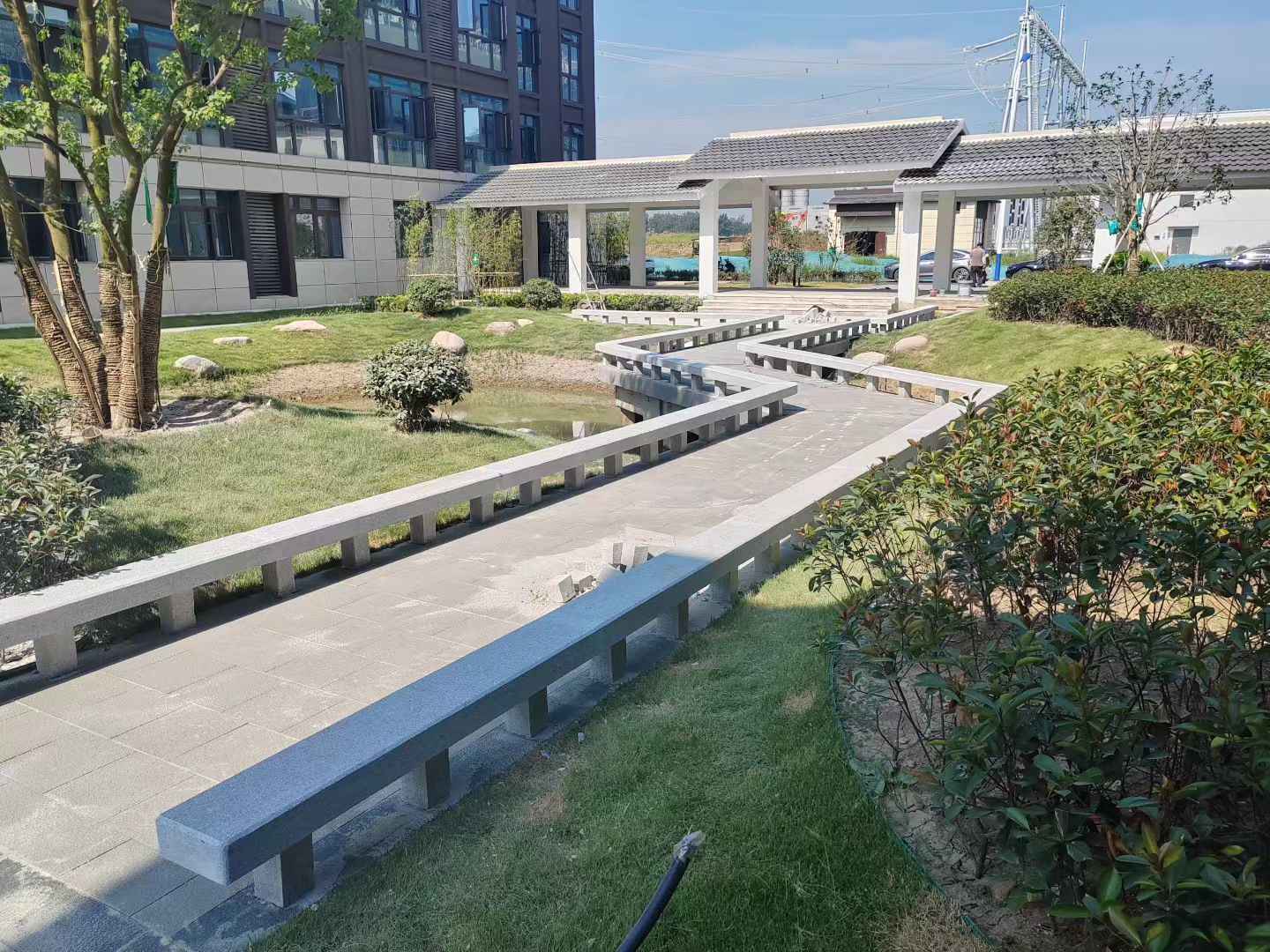 菏泽 芝麻灰小区坐凳&栏杆安装效果