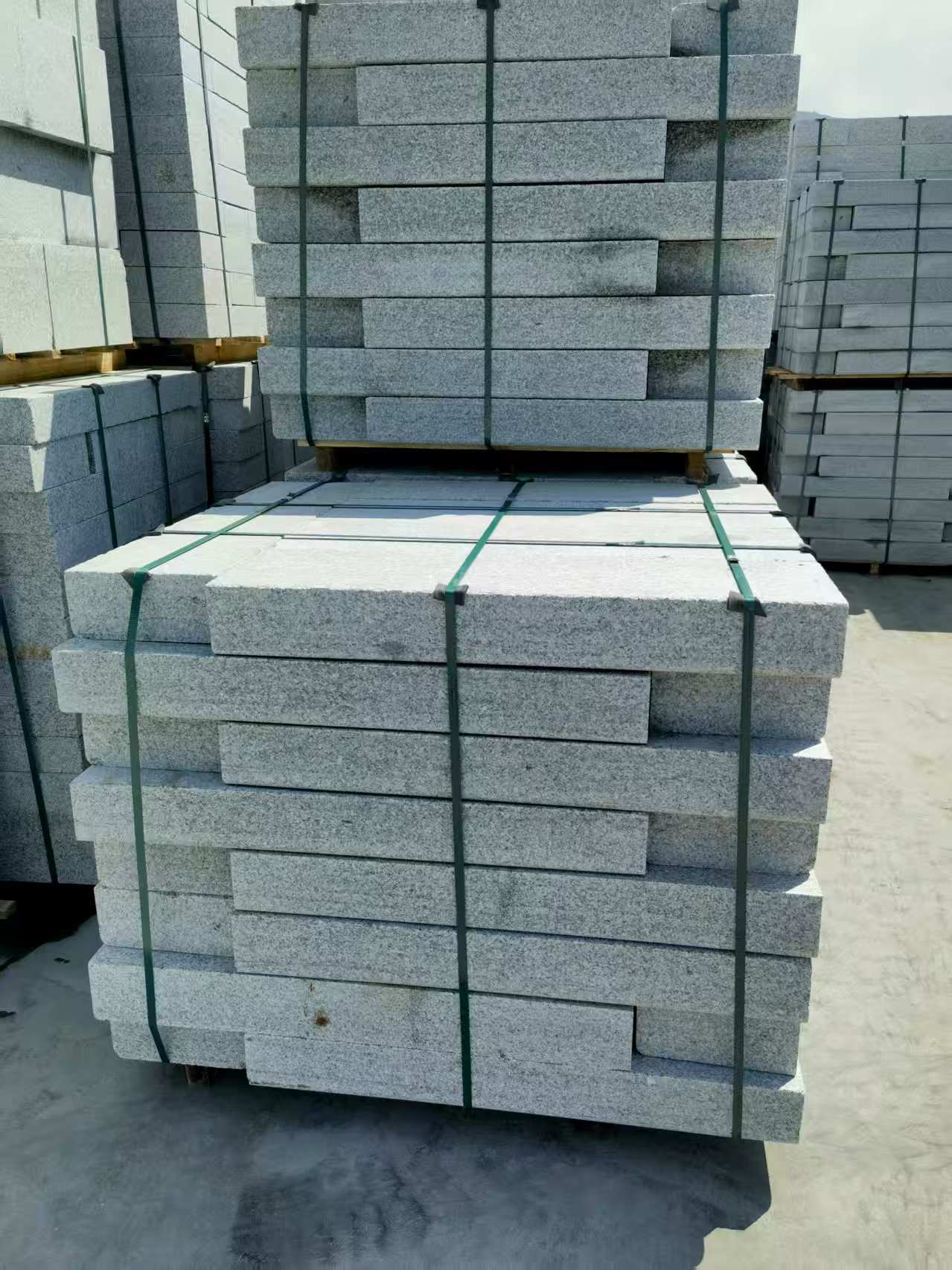 菏泽 芙蓉白花岗岩路沿石、平石尺寸标准，色泽均匀