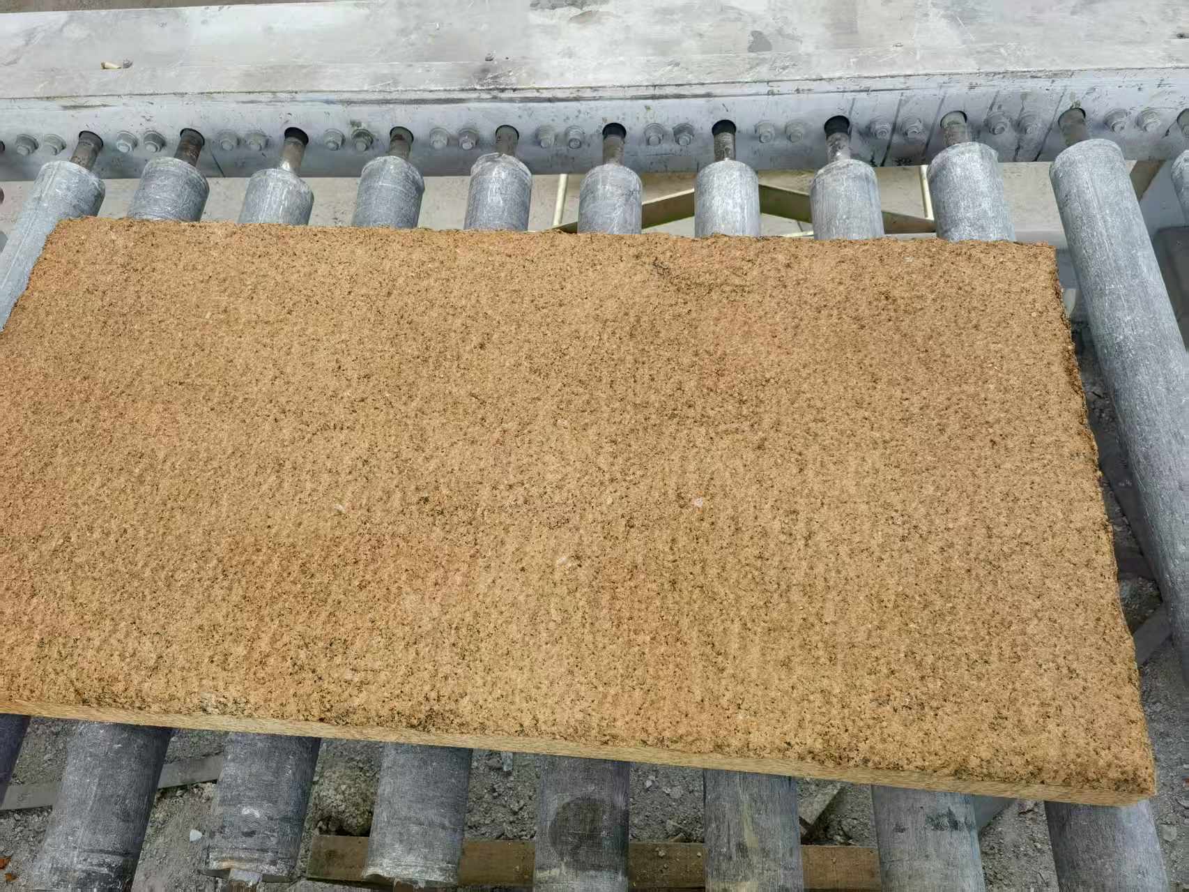 菏泽 菠萝面老石板，做旧仿古石，流水线生产加工