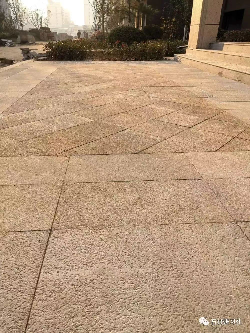 菏泽黄金麻石材铺装